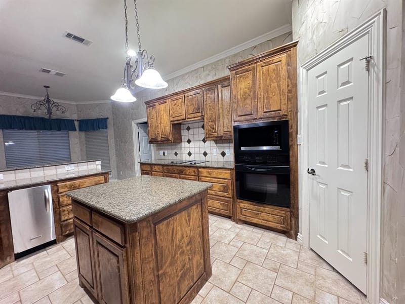 4008 Huron Court, Granbury TX 76048 - Photo 11