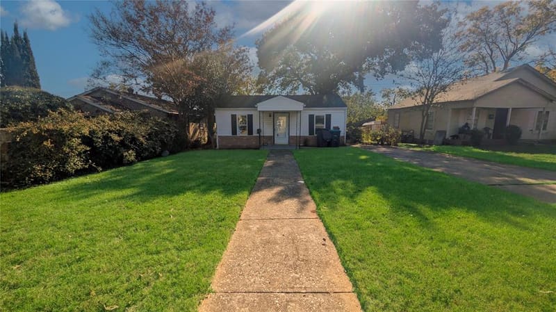 5729 Donnelly Avenue, Fort Worth TX 76107 - Photo 2