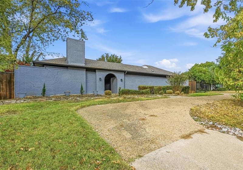 13411 Forestway Drive, Dallas TX 75240 - Photo 2