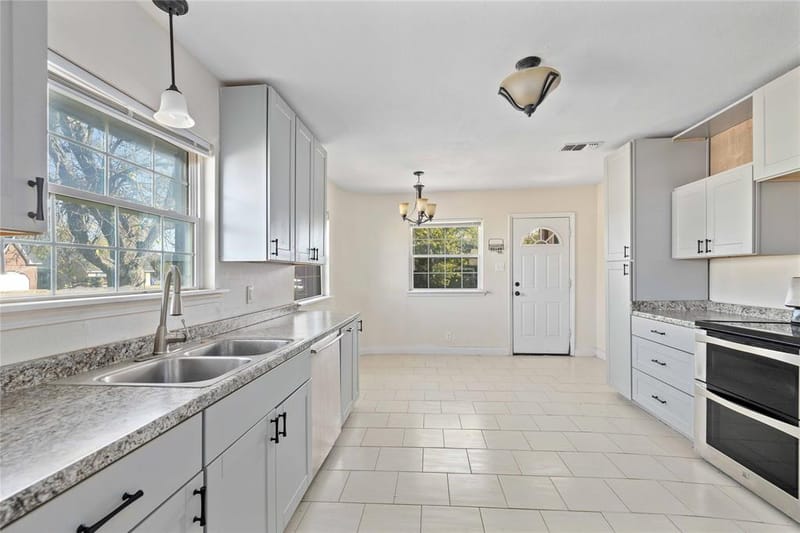 1803 4th St, Brownwood TX 76801 - Photo 13