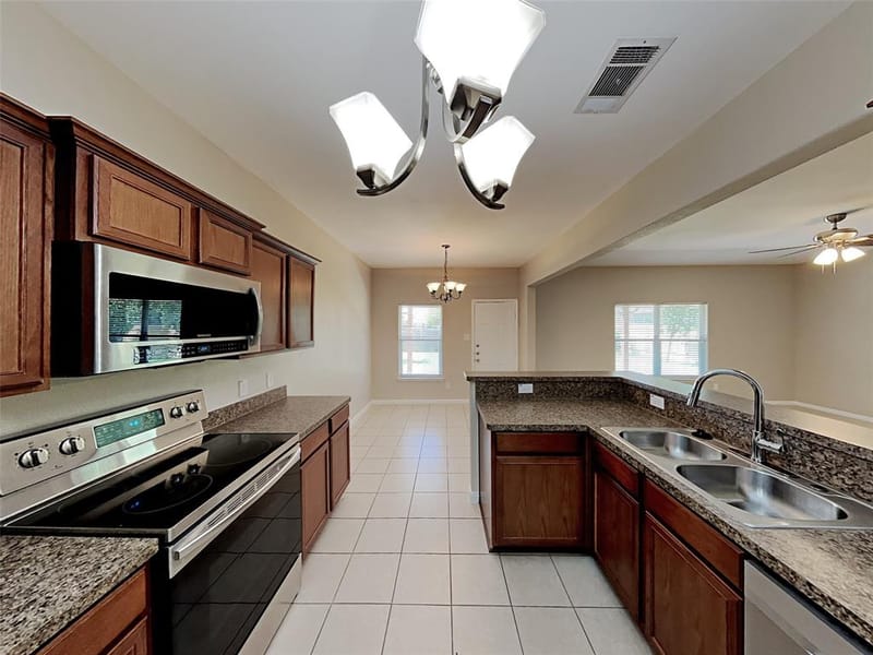 810 Oak Hollow Lane, Anna TX 75409 - Photo 3