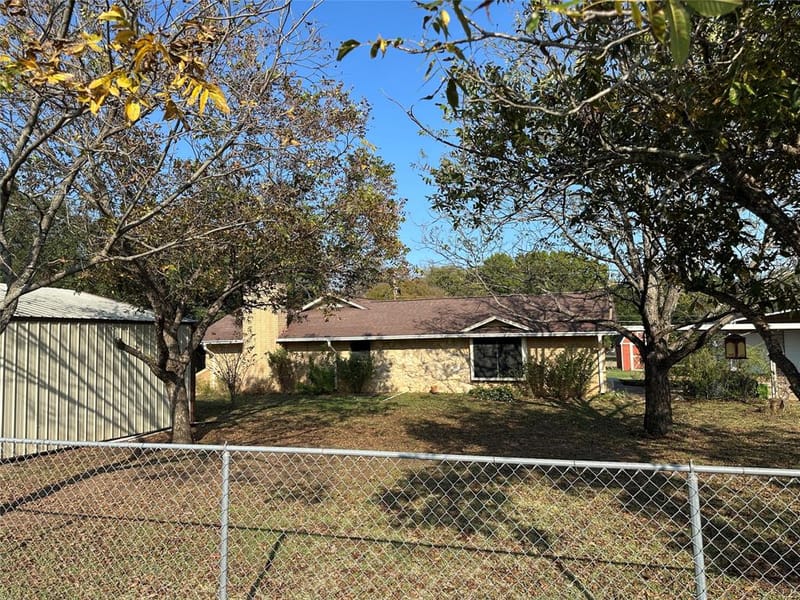 137 Oakview Circle, Waco TX 76705 - Photo 7