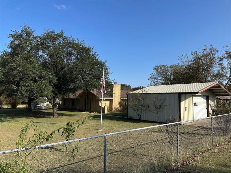 137 Oakview Circle, Waco TX 76705 - Photo 5