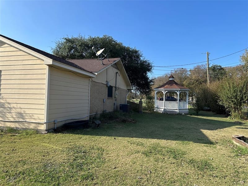 137 Oakview Circle, Waco TX 76705 - Photo 9