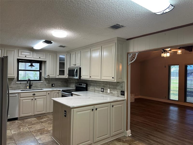 137 Oakview Circle, Waco TX 76705 - Photo 15