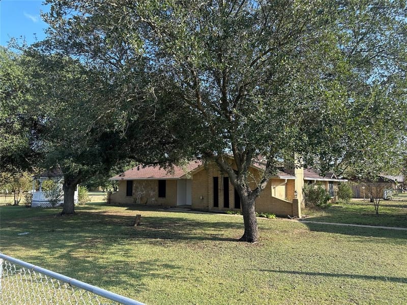 137 Oakview Circle, Waco TX 76705 - Photo 4