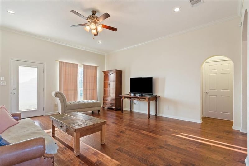 900 Queen Elizabeth Drive, Waco TX 76657 - Photo 6