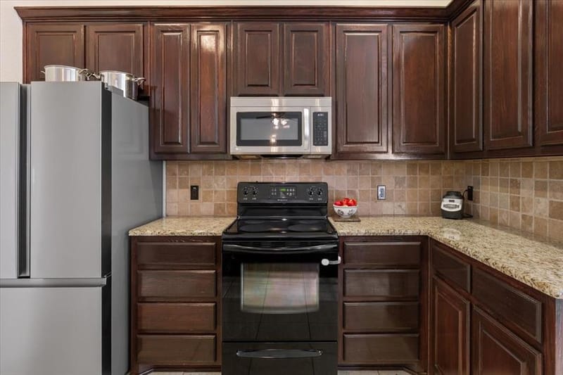 900 Queen Elizabeth Drive, Waco TX 76657 - Photo 9