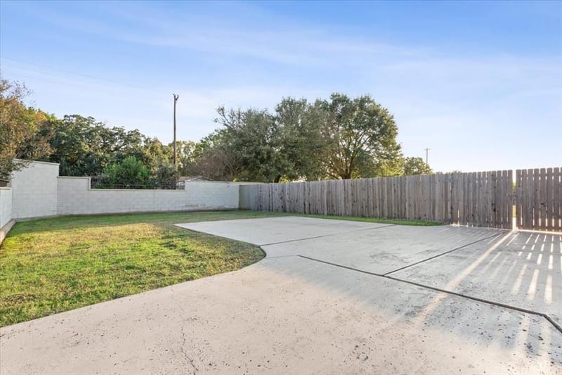 900 Queen Elizabeth Drive, Waco TX 76657 - Photo 25