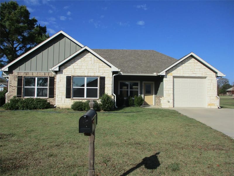 207 Mill Street, Emory TX 75440