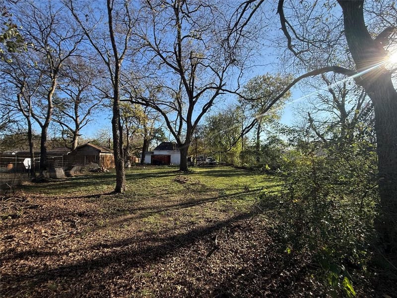 411 W Hester Street, Sherman TX 75090 - Photo 13
