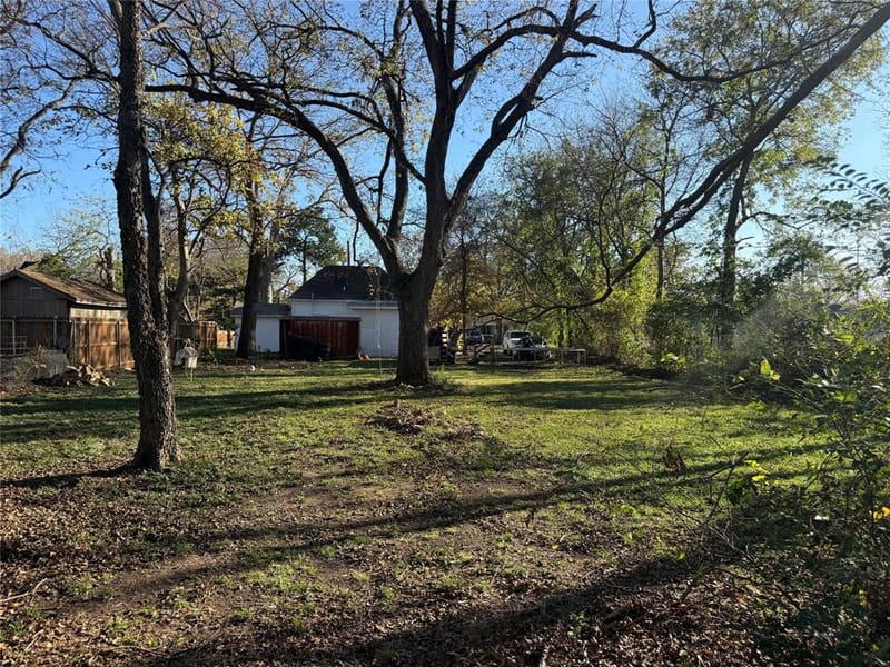411 W Hester Street, Sherman TX 75090 - Photo 12