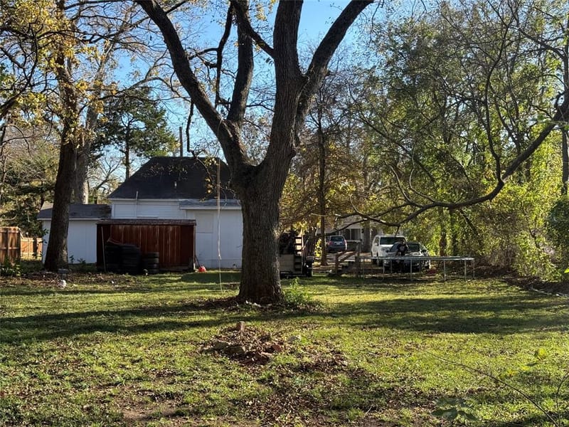 411 W Hester Street, Sherman TX 75090 - Photo 11