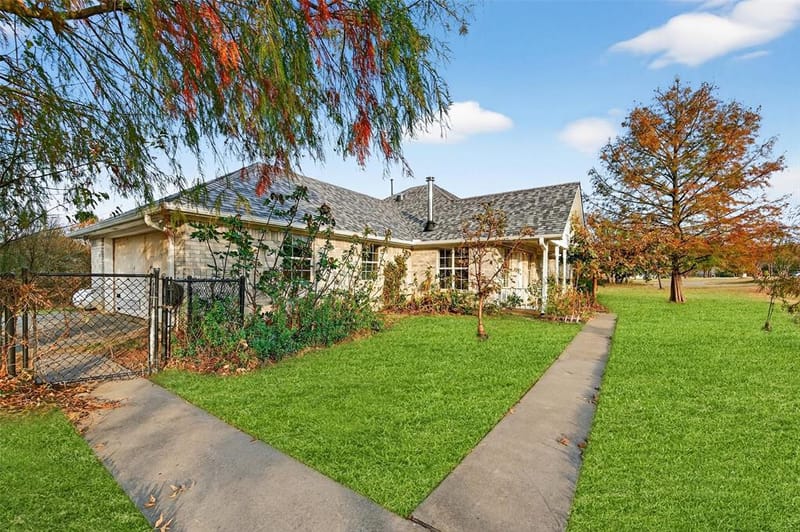 538 Lakewood Road, Denison TX 75020 - Photo 4