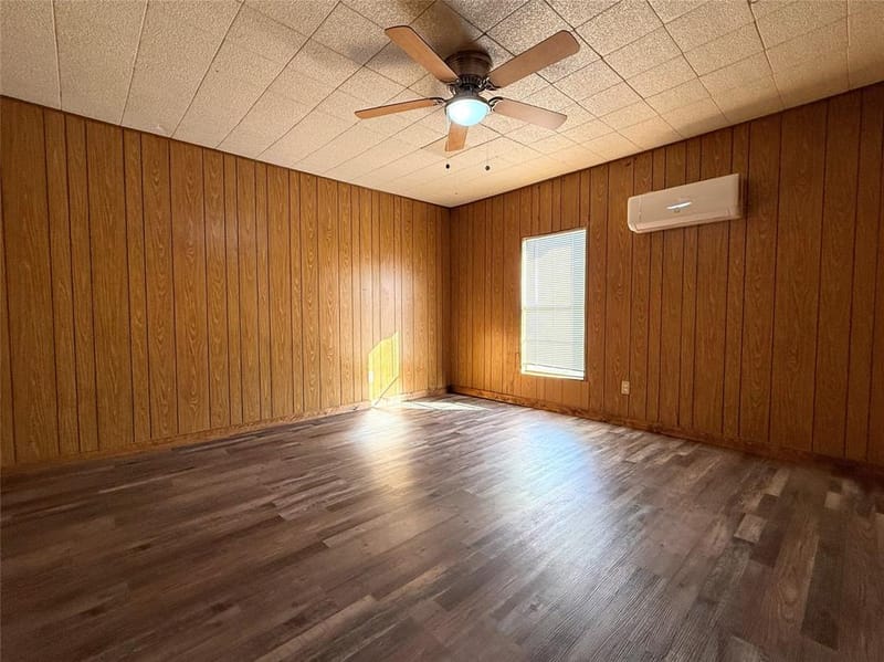 3807 Lands End Court, Granbury TX 76048 - Photo 12