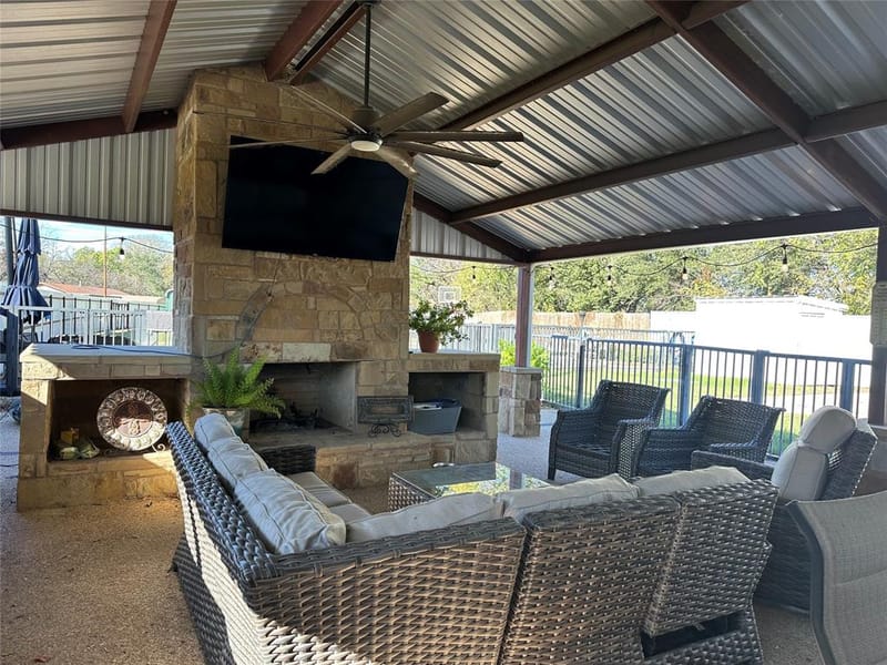 101 Twin Creek Road, Comanche TX 76442 - Photo 8