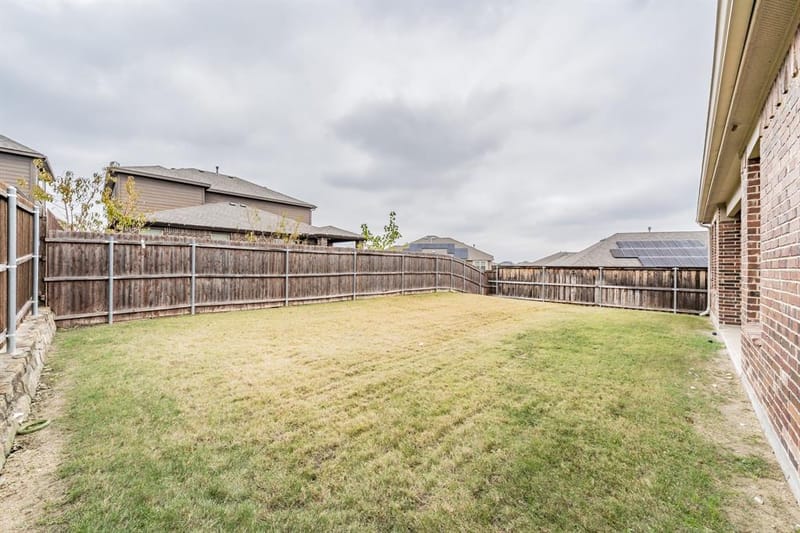 9041 Bronze Meadow Drive, Fort Worth TX 76131 - Photo 6