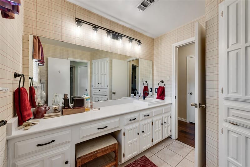 1719 Autumn Lane, Arlington TX 76012 - Photo 23