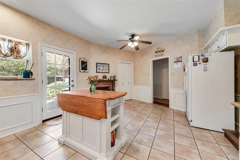 1719 Autumn Lane, Arlington TX 76012 - Photo 13