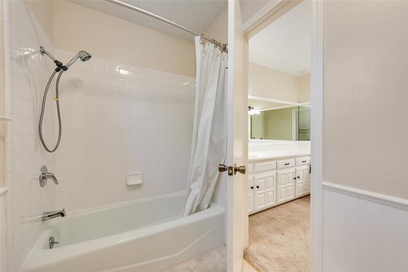 1719 Autumn Lane, Arlington TX 76012 - Photo 31