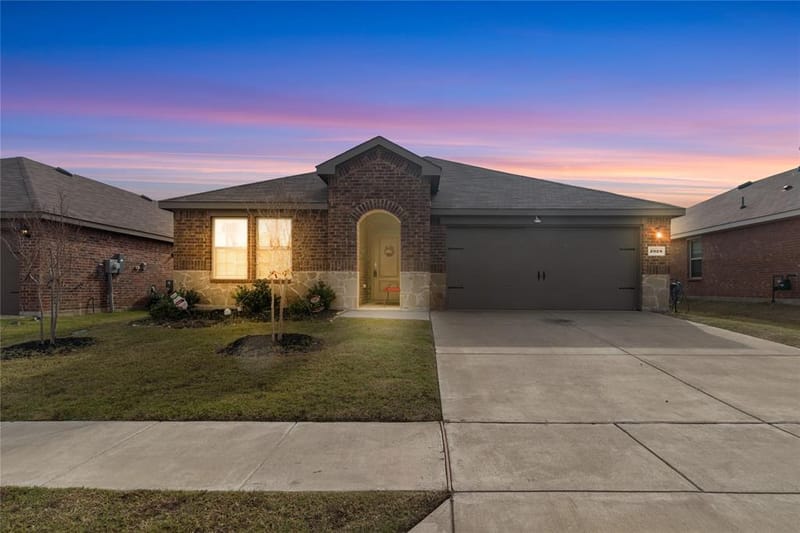 2928 Roper Street, Royse City TX 75189