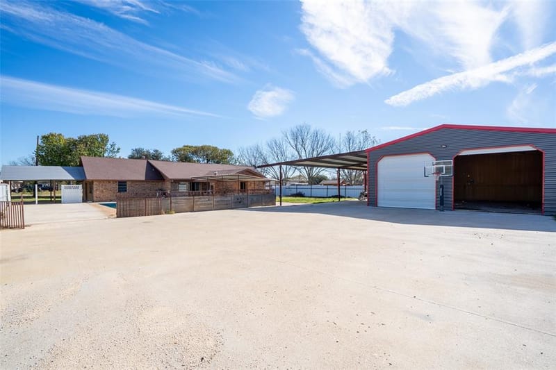 601 Henry St Street, Dublin TX 76446