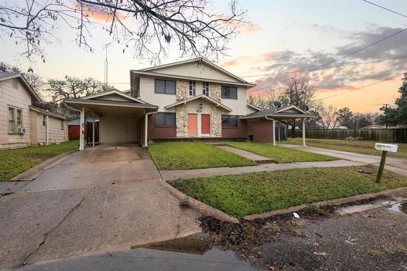 202 S Santa Fe Street, Wolfe City TX 75496 - Photo 26