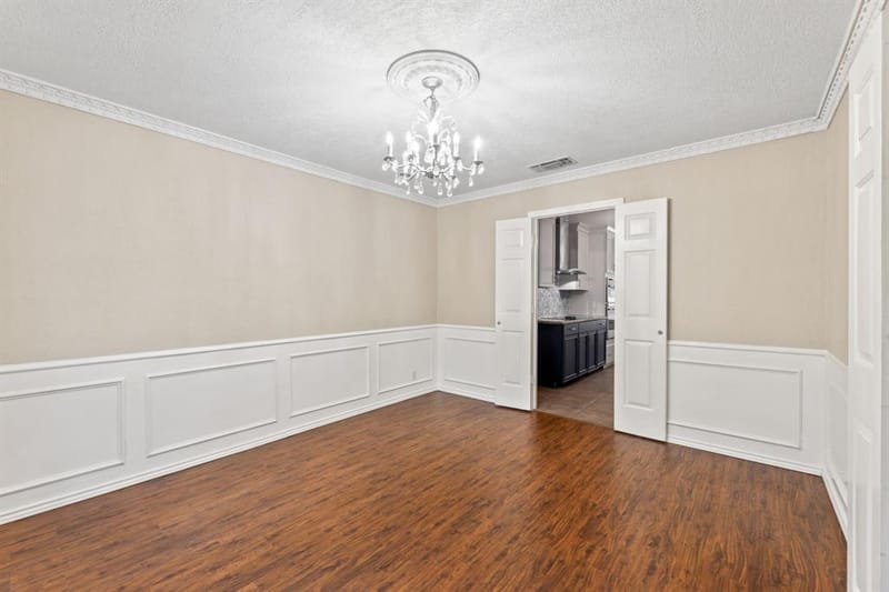 817 Sylvan Drive, Fort Worth TX 76120 - Photo 17
