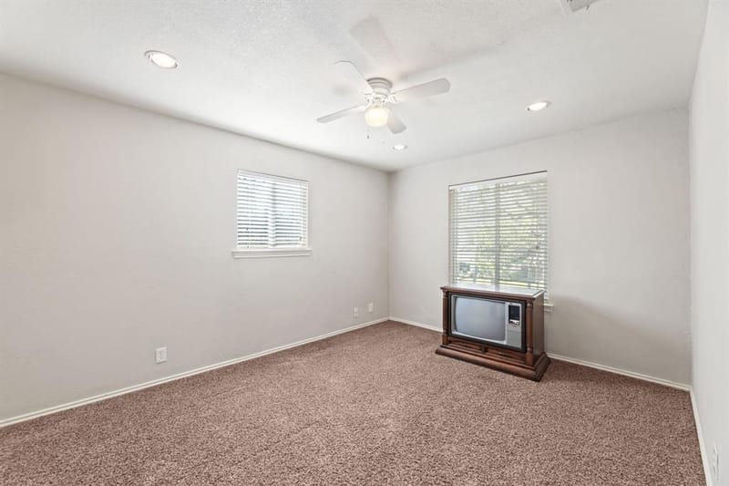817 Sylvan Drive, Fort Worth TX 76120 - Photo 32