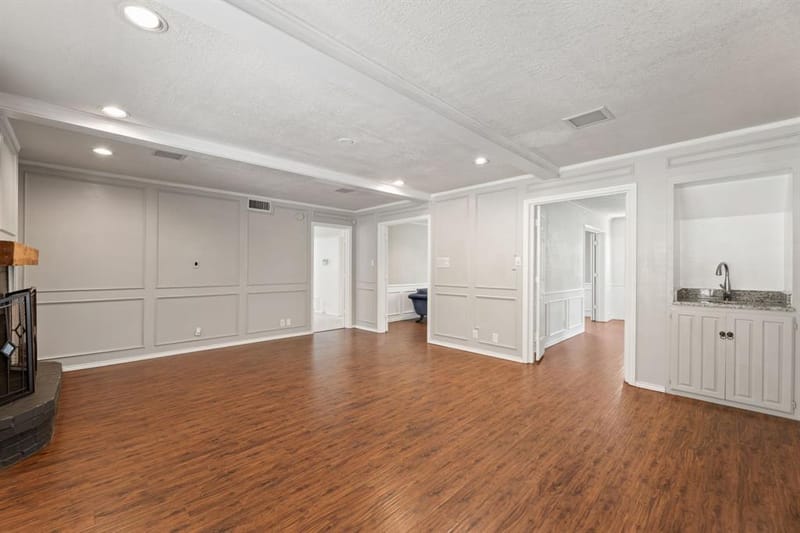 817 Sylvan Drive, Fort Worth TX 76120 - Photo 9