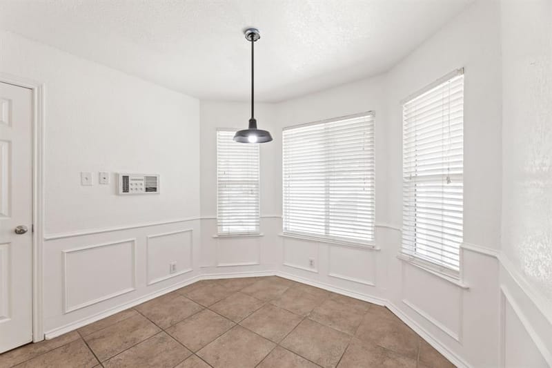 817 Sylvan Drive, Fort Worth TX 76120 - Photo 11