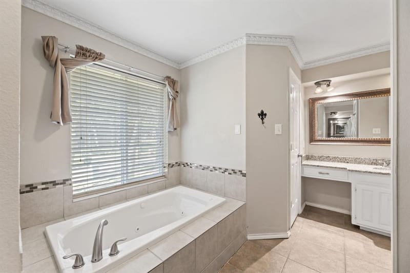 817 Sylvan Drive, Fort Worth TX 76120 - Photo 21