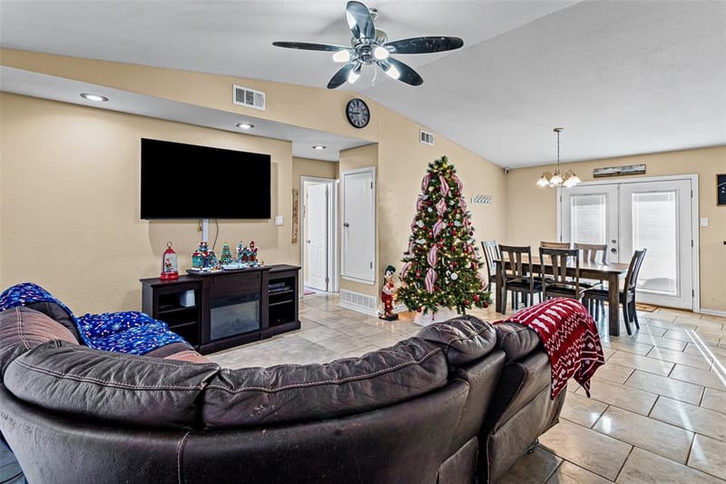 1429 W Torrey Street, Granbury TX 76048 - Photo 6