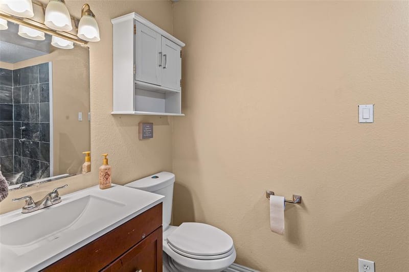 1429 W Torrey Street, Granbury TX 76048 - Photo 17