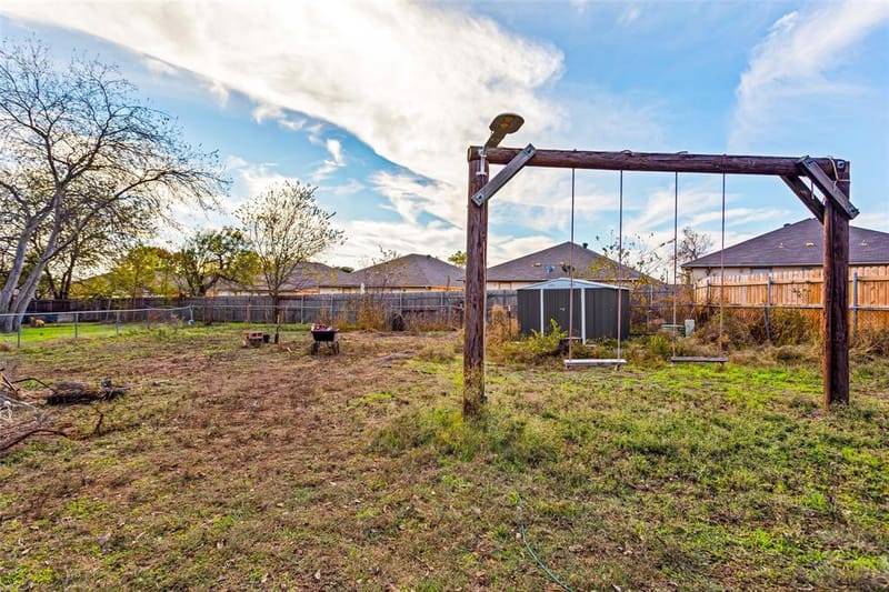 1429 W Torrey Street, Granbury TX 76048 - Photo 3