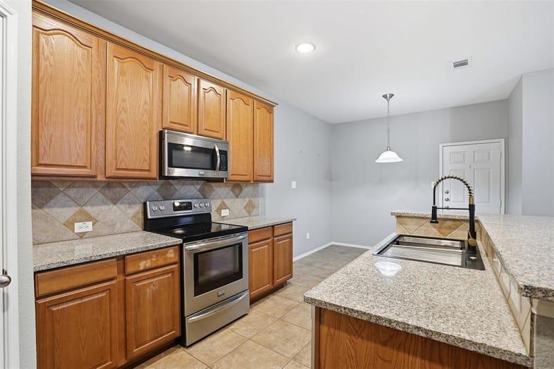 1425 Ravenwood Drive, Mansfield TX 76063 - Photo 22