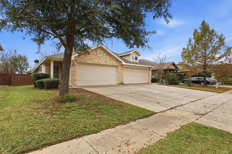 1425 Ravenwood Drive, Mansfield TX 76063 - Photo 3