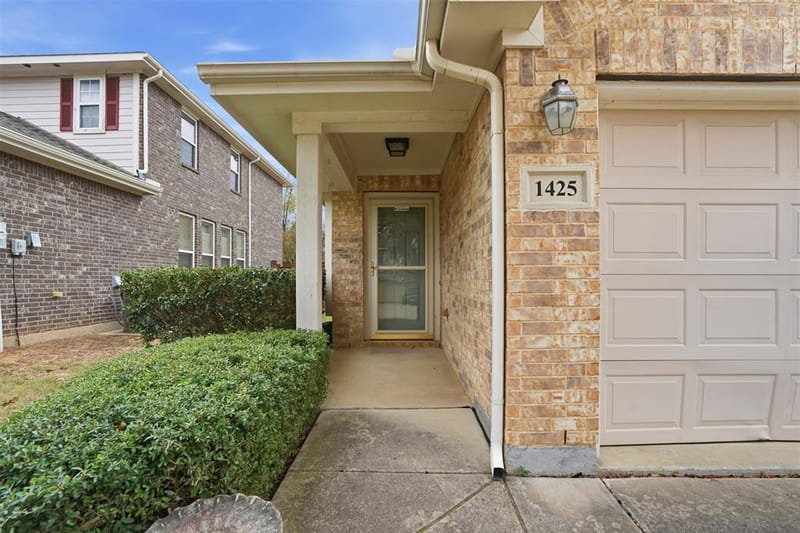 1425 Ravenwood Drive, Mansfield TX 76063 - Photo 5