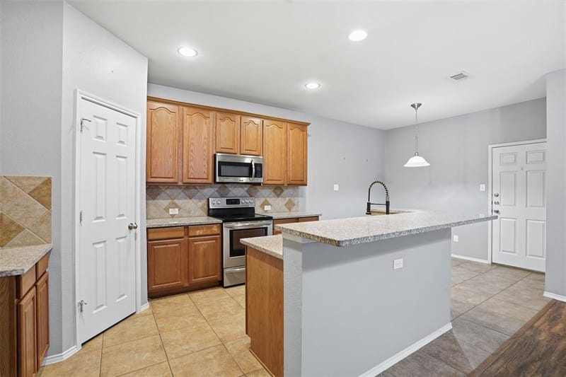 1425 Ravenwood Drive, Mansfield TX 76063 - Photo 20