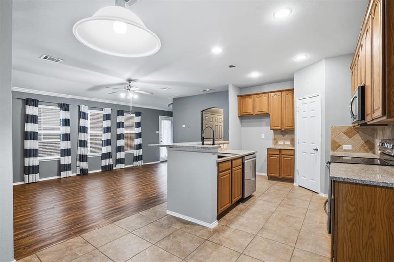 1425 Ravenwood Drive, Mansfield TX 76063 - Photo 24