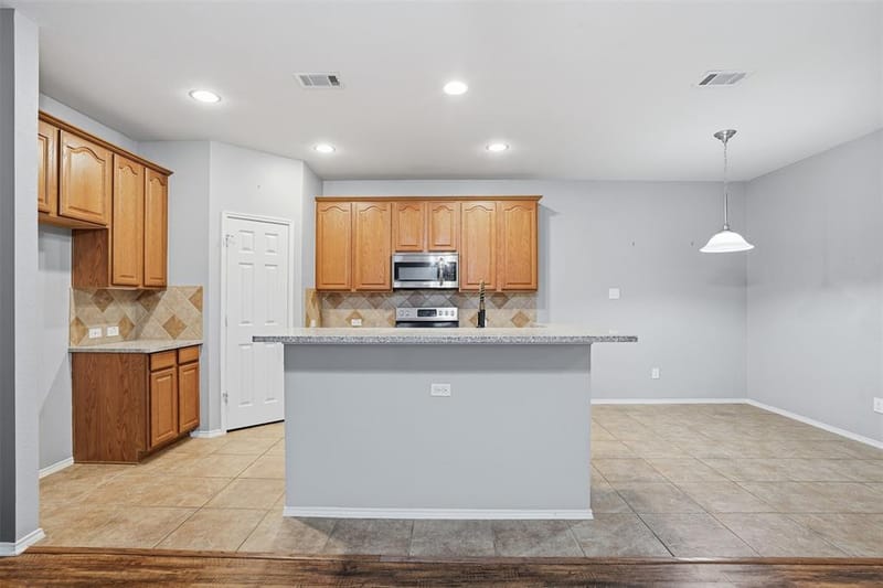 1425 Ravenwood Drive, Mansfield TX 76063 - Photo 19