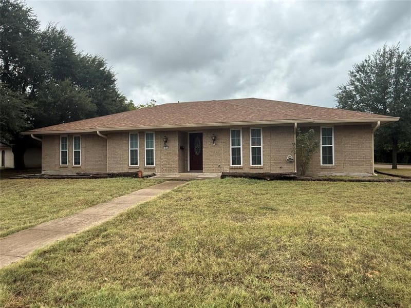 1812 Trinity Drive, Waco TX 76710 - Photo 2