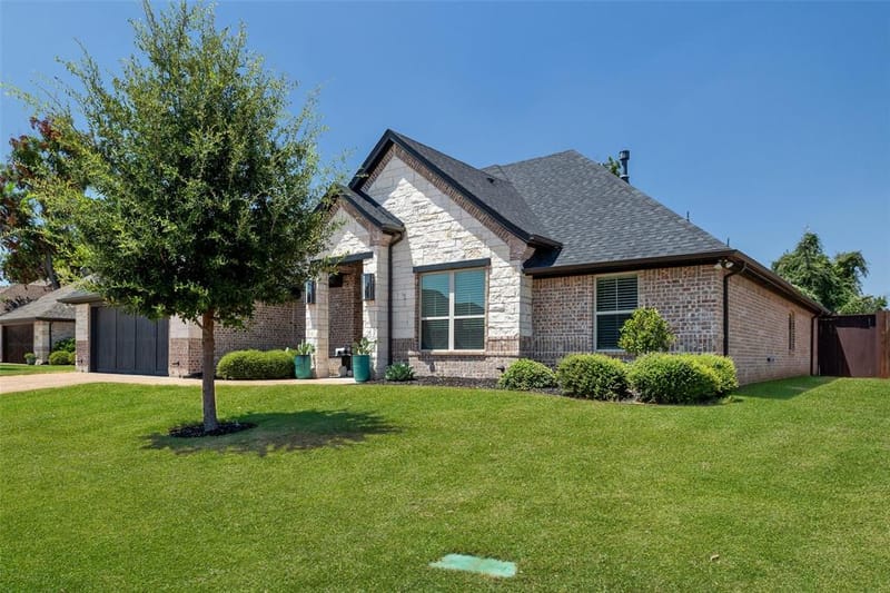1019 Anna Circle, Granbury TX 76048 - Photo 2