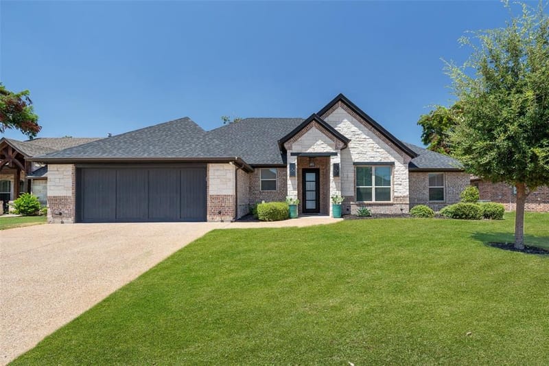 1019 Anna Circle, Granbury TX 76048
