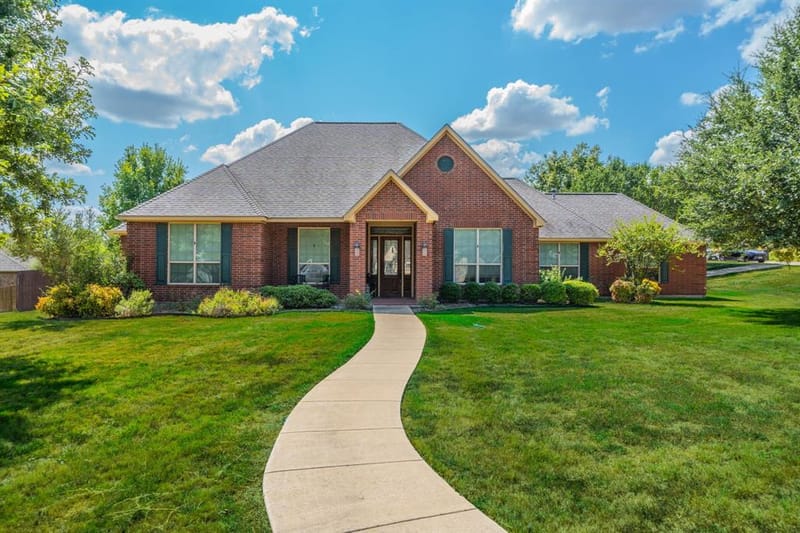 206 Hidden Meadow Circle, Midlothian TX 76065 - Photo 2