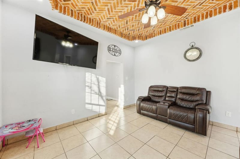 2903 MT VERNON Avenue, Fort Worth TX 76103 - Photo 10