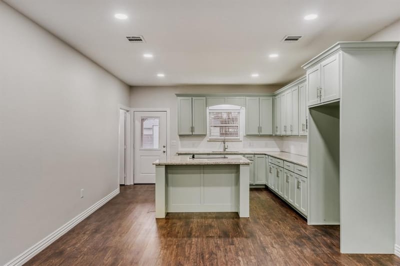713 S Willomet Avenue, Dallas TX 75208 - Photo 13