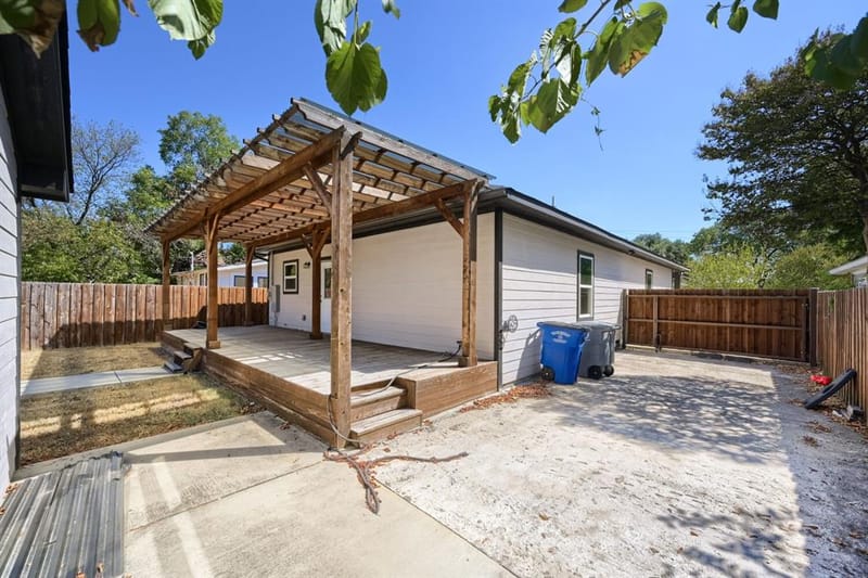 713 S Willomet Avenue, Dallas TX 75208 - Photo 32