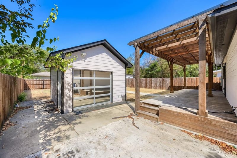 713 S Willomet Avenue, Dallas TX 75208 - Photo 28