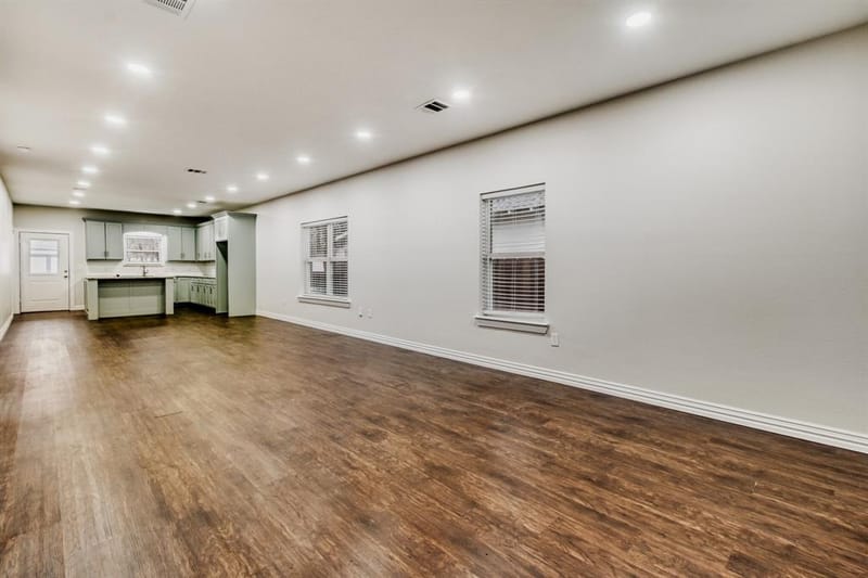713 S Willomet Avenue, Dallas TX 75208 - Photo 9